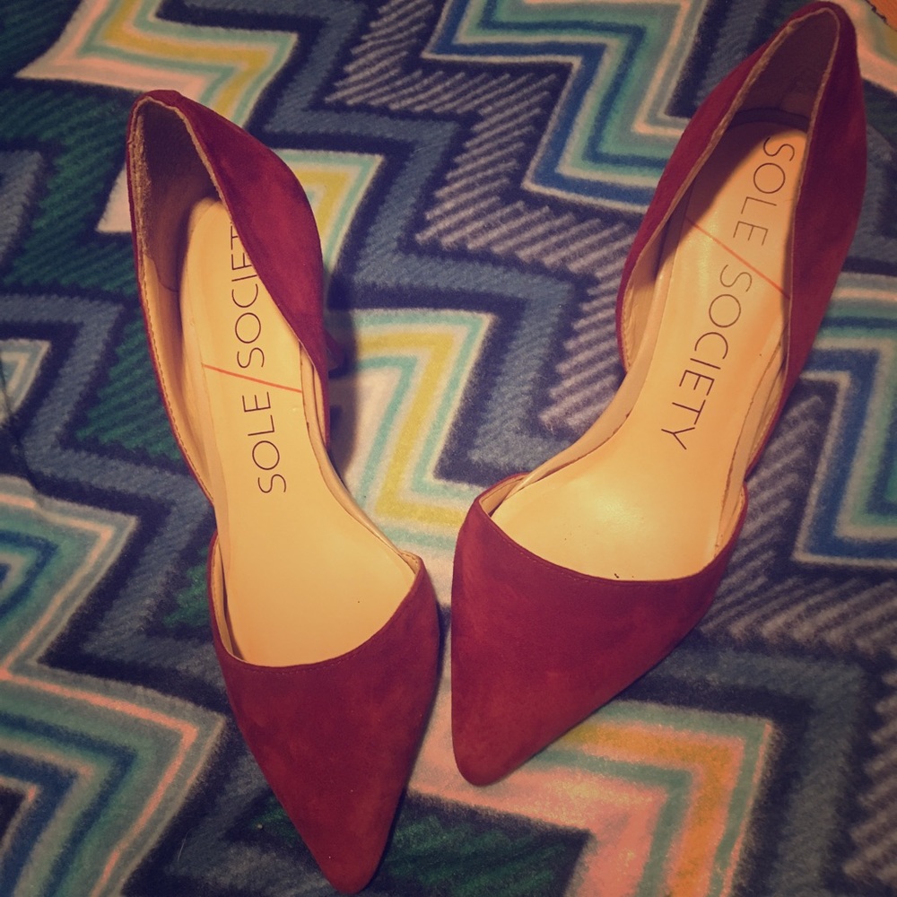 Burgundy suede pointed toe heels